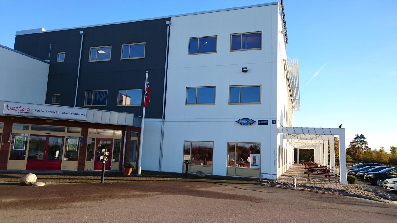 Trestads Restaurang Hotell&Pensionat Vänersborg Buitenkant foto