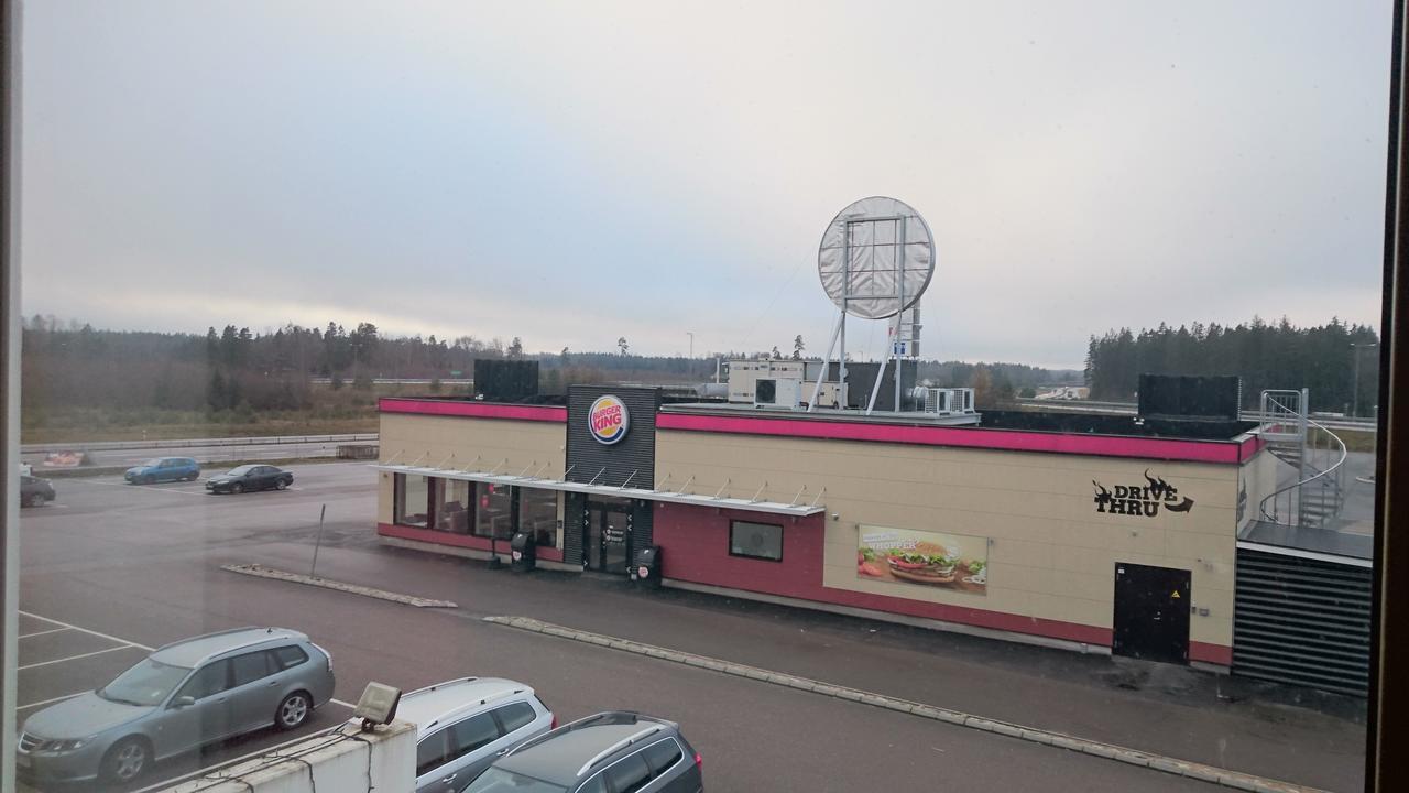 Trestads Restaurang Hotell&Pensionat Vänersborg Buitenkant foto